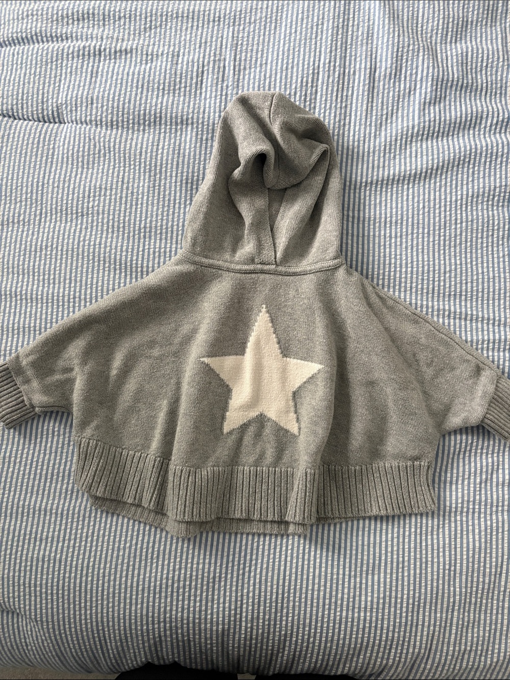 GAP Kids Gray Hooded Star Poncho with Cream Star Accent